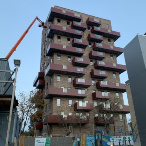 RG Stålbyg har bygget altaner på et lejlighedskompleks